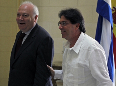 El canciller cubano, Bruno Rodríguez, y el ministro de Exteriores, Miguel Ángel Moratinos, al inicio de la reunión que han mantenido en La Habana.