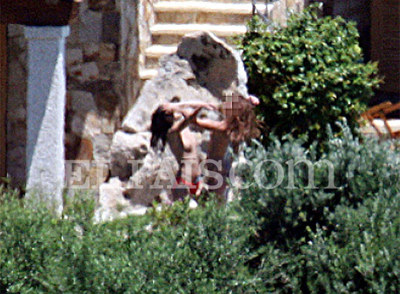 FOTOGALERIA: Chicas en Villa Certosa