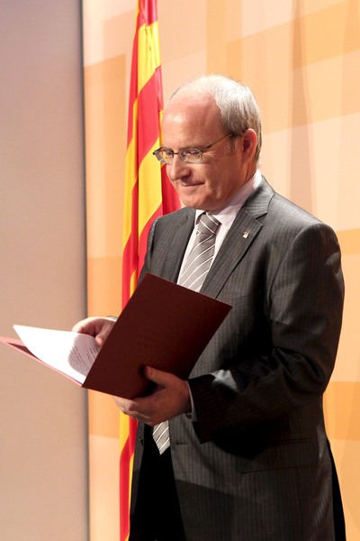 Montilla convoca las elecciones el 28 de noviembre y avisa  que está en juego el futuro de una generación