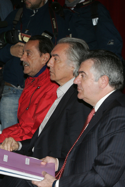 De izquierda a derecha, Julián Muñoz, Pedro Román, ex teniente de alcalde, y Juan Antonio Roca, en el banquillo por el  caso Incopromar  en 2007.