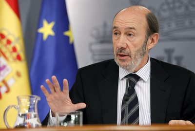 Alfredo Pérez Rubalcaba en la rueda de prensa tras el Consejo de Ministros en el que se ha aprobado el calendario legislativo prioritario hasta junio de 2011.