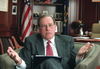 George L. Argyros: Tenso como un arco