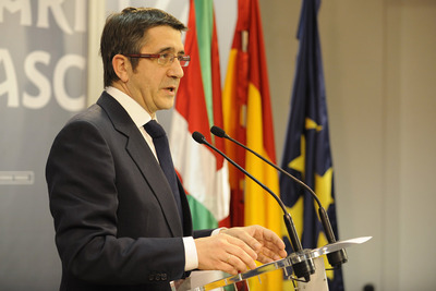 El 'lehendakari' Patxi López reacciona a la declaración de ETA de hoy