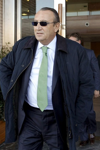 Carlos Fabra sale de los juzgados de Castellón.