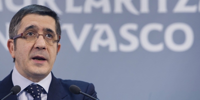 Patxi López comparece tras el anuncio de nuevo formación de la izquierda 'abertzale'.