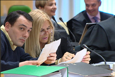 Antonio Sánchez,  Pitoño , con su abogada Miriam Vergara, en la sesión de ayer.
