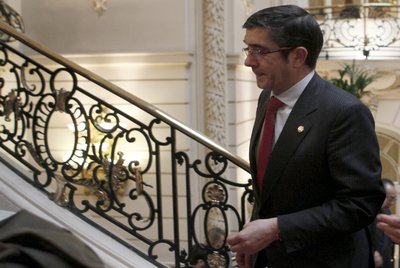 Patxi López ha subrayado las buenas relaciones entre el PSE y el PSOE aunque ha dejado claro que le duelen 