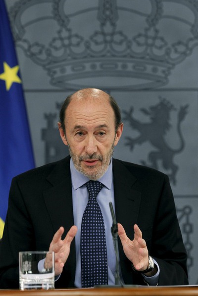 Alfredo Pérez Rubalcaba reconoce que la crisis nuclear de Japón no ayuda a la hora de encontrar un consenso para la ubicación del ATC.