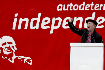 El histórico dirigente  abertzale  Tasio Erkizia, hoy en un mitin en Oiartzun (Guipúzcoa).