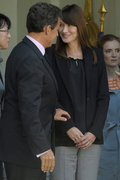 Carla Bruni, centro de atención en el G-8