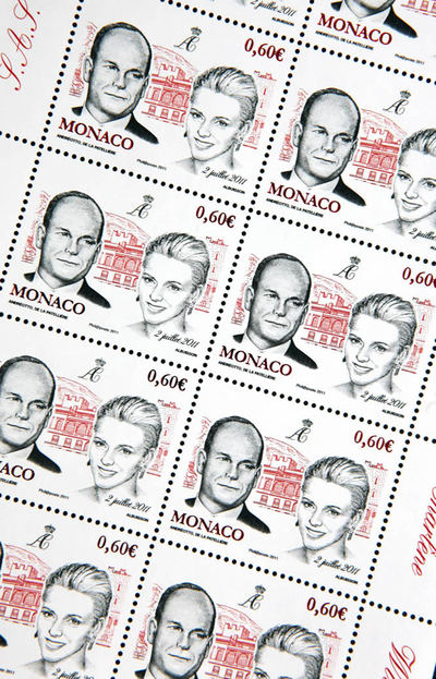 Imagen de los sellos conmemorativos del enlace de Alberto de Mónaco con Charlene Wittstock.