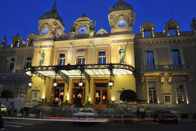 FOTOGALERIA: El Casino, iluminado
