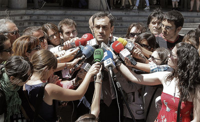 El presidente de la USCA, Camilo Cela, atiende a los medios ante los juzgados de plaza de Castilla.