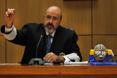 El sorteo para elegir el jurado popular que juzgará a Camps por el caso de los trajes ha tenido lugar esta mañana en Valencia.