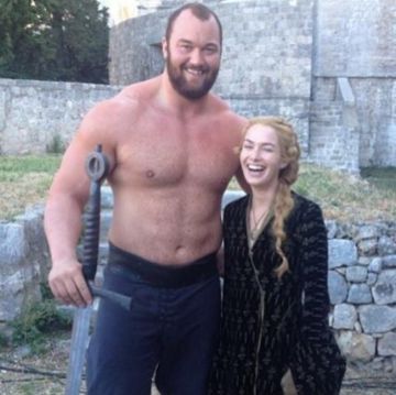 Björnsson en un descanso del rodaje de 'Juego de tronos' junto a su compañera de reparto, la odiada Cersei.