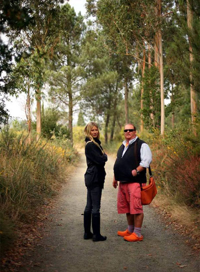 La actriz Gwyneth Paltrow y el chef Mario Batali durante su peregrinaje a Galicia