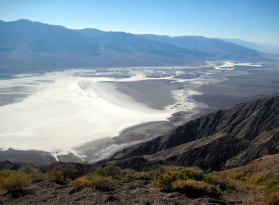 Panorámica del californiano Valle de la Muerte desde Dante's View