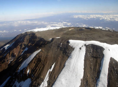 Vista aérea de la cumbre del Kilimanjaro (Tanzania), techo africano