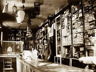 Fotografía de una antigua tienda de vinos a granel