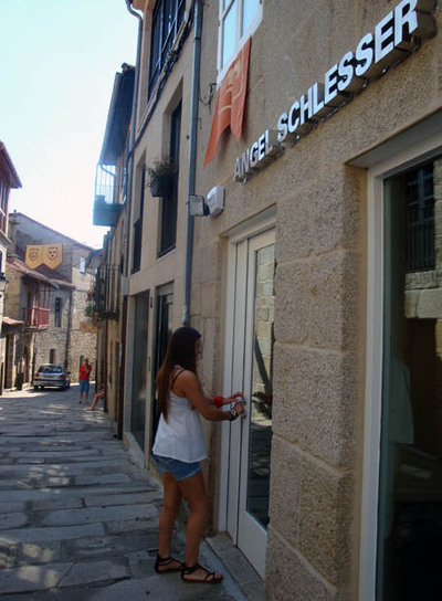 Casco viejo de Allariz, donde se sitúan los 19  outlets  de firmas como Angel Schlesser