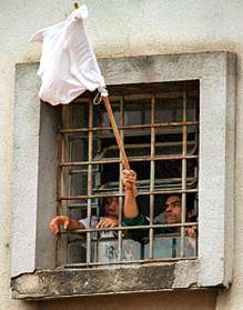 La Policía brasileña retoma el control de las 29 cárceles amotinadas en el estado de Sao Paulo