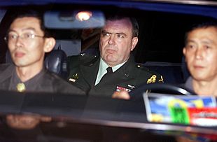 EE UU dice que el avión espía retenido en China volaba con el piloto automático