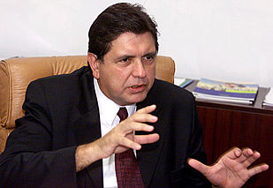 El lento recuento en Perú confirma la segunda vuelta entre Toledo y Alan García