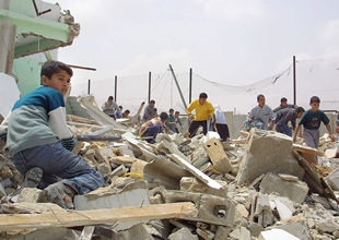 Un muerto y 14 heridos en una incursión israelí a los territorios autónomos palestinos en Gaza