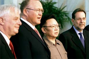 Solana y Persson llegan a Pyongyang para apoyar la paz entre las dos Coreas