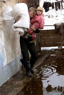 La crecida del Lena fuerza la evacuación de 3.500 personas en Yakutsk