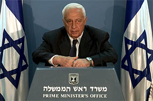 Ariel Sharon, en un momento del discurso a la nación en el que ha pedido el fin de la violencia.