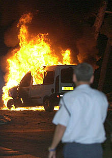 La explosión de dos coches bomba siembra el pánico en Jerusalén