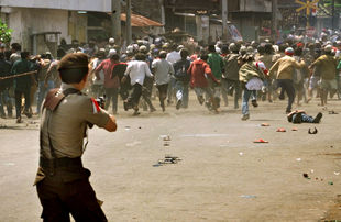 El Parlamento aprueba el procesamiento de Wahid por corrupción