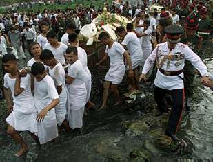 El príncipe heredero de Nepal mata a toda su familia tras una discusión sobre su matrimonio