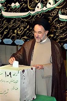   El presidente de Irán, Mohamed Jatamí, reelegido por una amplia mayoría   (AP)