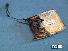 Estalla una carta bomba en la sede de una televisión de Berlusconi en Milán