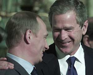 Los líderes del G-8 apoyan el envío de observadores internacionales a Oriente Medio