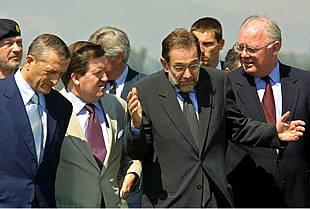 Solana anuncia el reinicio del plan de paz en Macedonia tras el repliegue de la guerrilla albanesa