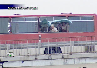 La policía rusa libera a los pasajeros del autobús secuestrado y mata a uno de los asaltantes