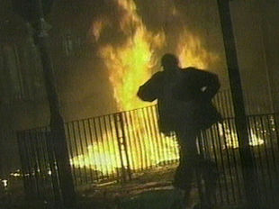 Al menos siete heridos al estallar un coche bomba en un barrio comercial de Londres