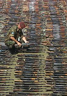 El Parlamento macedonio reanuda el debate para ampliar los derechos a los albaneses