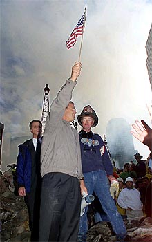Bush cumprueba 'in situ' los daños en Nueva York