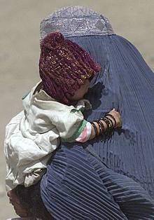 El régimen talibán aplaza su decisión sobre la entrega de Bin Laden