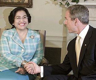 Bush prosigue la ronda de contactos para sumar apoyos a su coalición antiterrorista