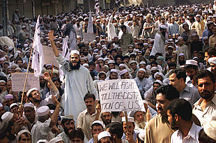Manifestación en contra de EE UU, hoy  en Peshawar (Pakistán)