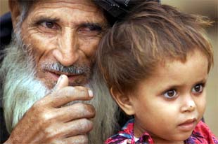 Bush anuncia una ayuda de 57.000 millones de pesetas para los refugiados afganos