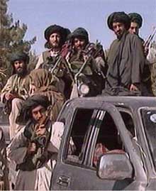 Los talibán envían 8.000 soldados de refuerzo a la frontera de Uzbekistán