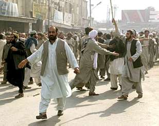 El presidente de Pakistán dice que las operaciones serán "cortas" y "selectivas"