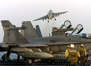 EE UU lanza la cuarta oleada de ataques mientras sopesa actuar por tierra