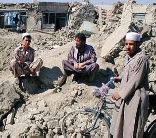 EE UU lanza la mayor ofensiva contra Kabul desde el comienzo de los ataques